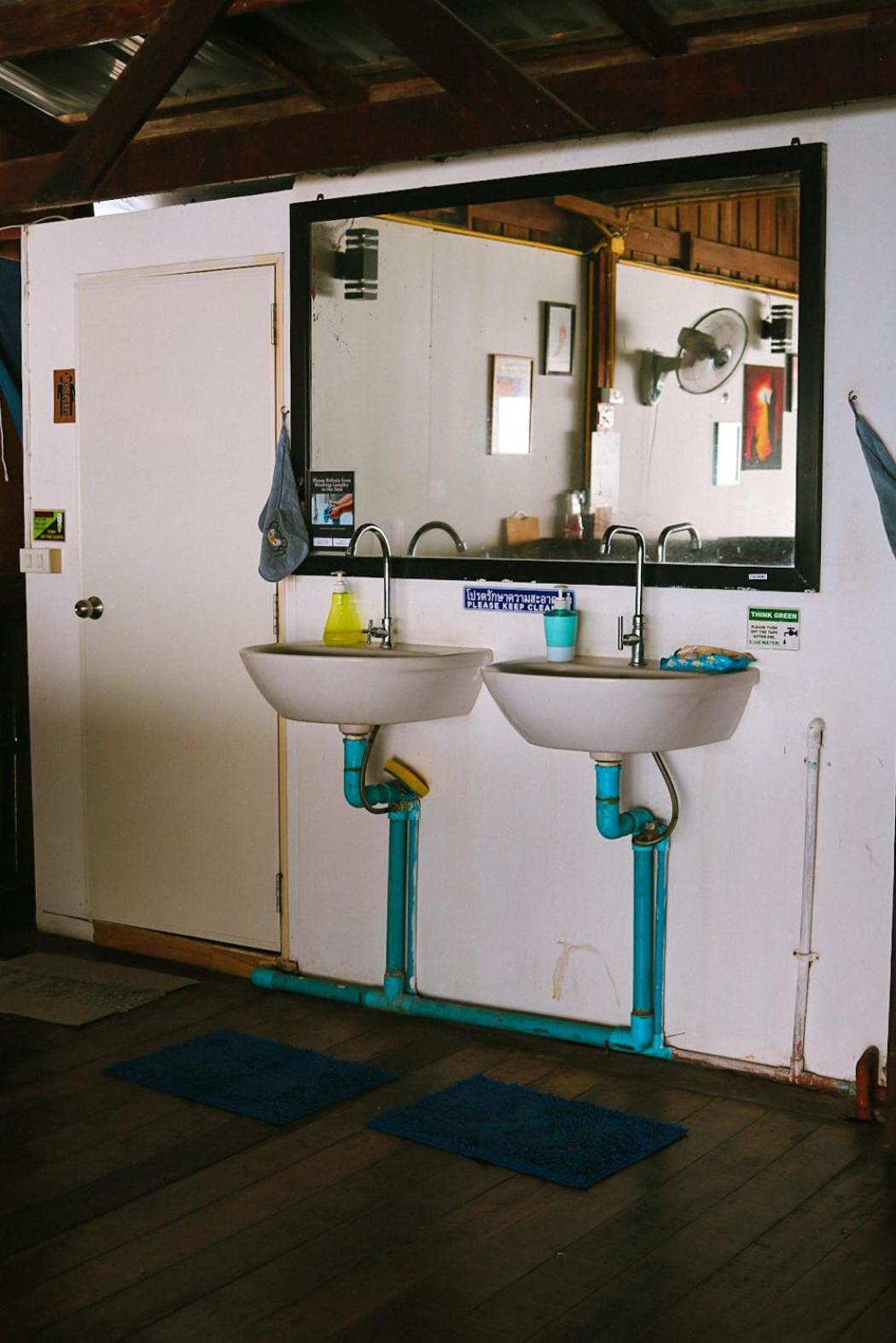 Watermellow Hostel Тау Экстерьер фото