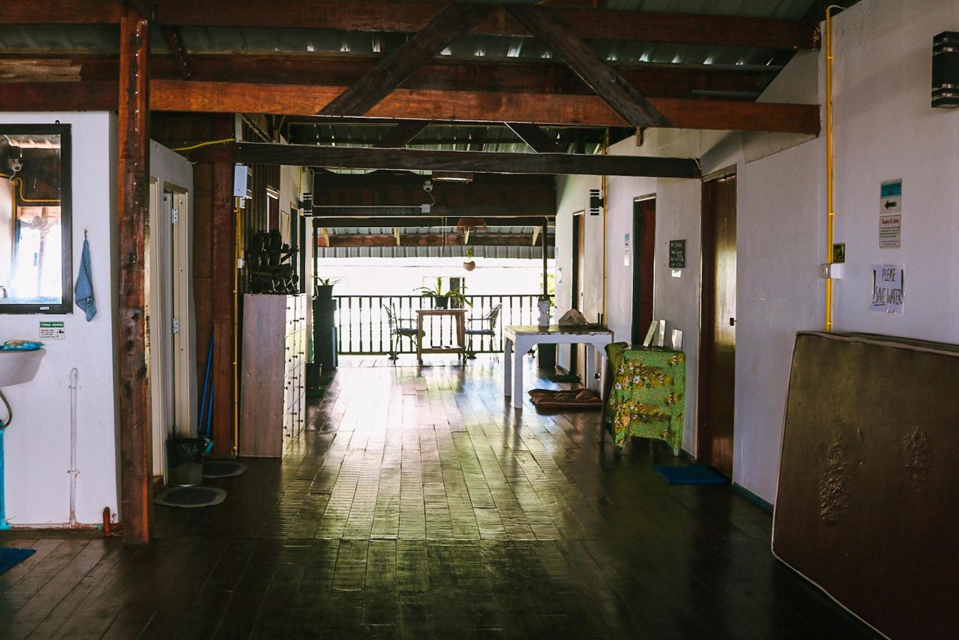 Watermellow Hostel Тау Экстерьер фото